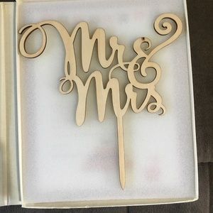 Natural Mr. & Mrs. cake topper